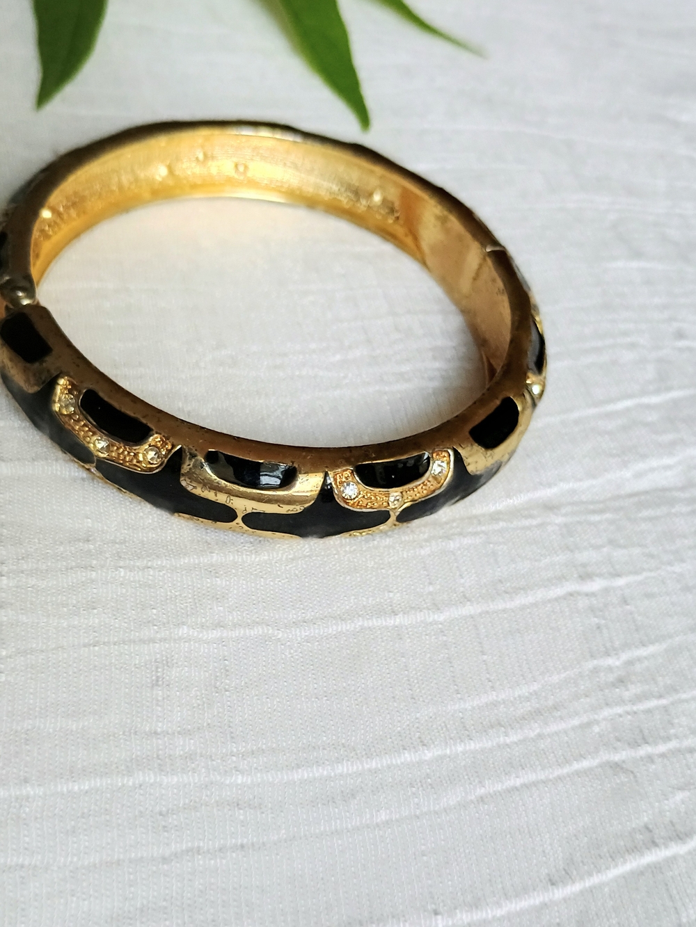 ♟️ CLASSIC CHIC ♟️ VTG Black Enamel Clamper W Rhinestone Accents, Quiet Luxury